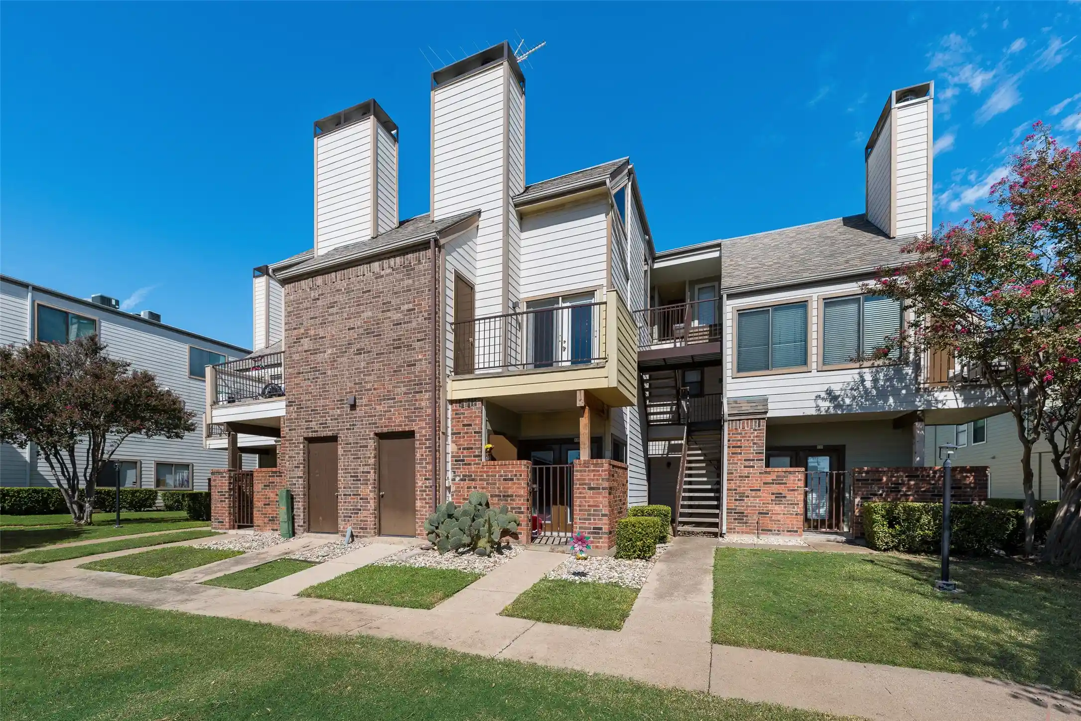 Condo for sale at 3121 Sondra Dr #201, Fort Worth, TX 76107 | MLS# 21418860