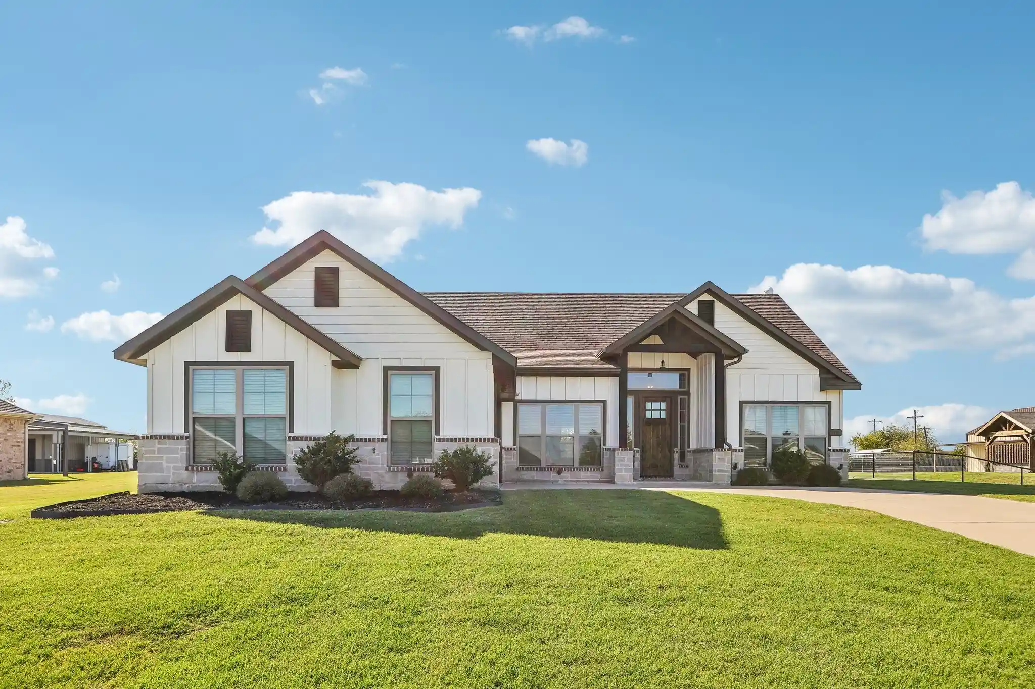 Photo 1 of Single family home for sale at 10181 Kildee Trl, Sanger, TX 76266 | MLS# 21419195 | Listing updated on 2026-10-23