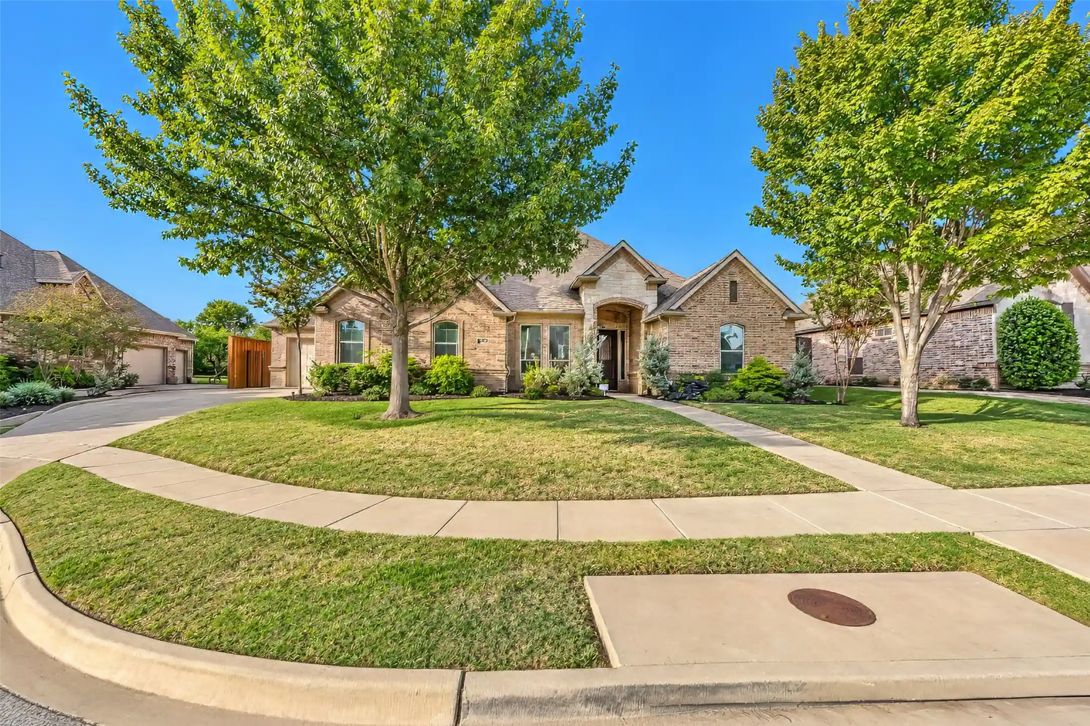Photo 1 of Single family home for sale at 8629 Wishing Tree Ln, North Richland Hills, TX 76182 | MLS# 21419110 | Listing updated on 2026-10-26
