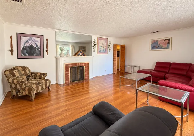 Photo 3 of Sale Pending at 2532 Glencrest Dr, Fort Worth, TX 76119 | MLS# 21419203 | Listing updated on 2026-10-30