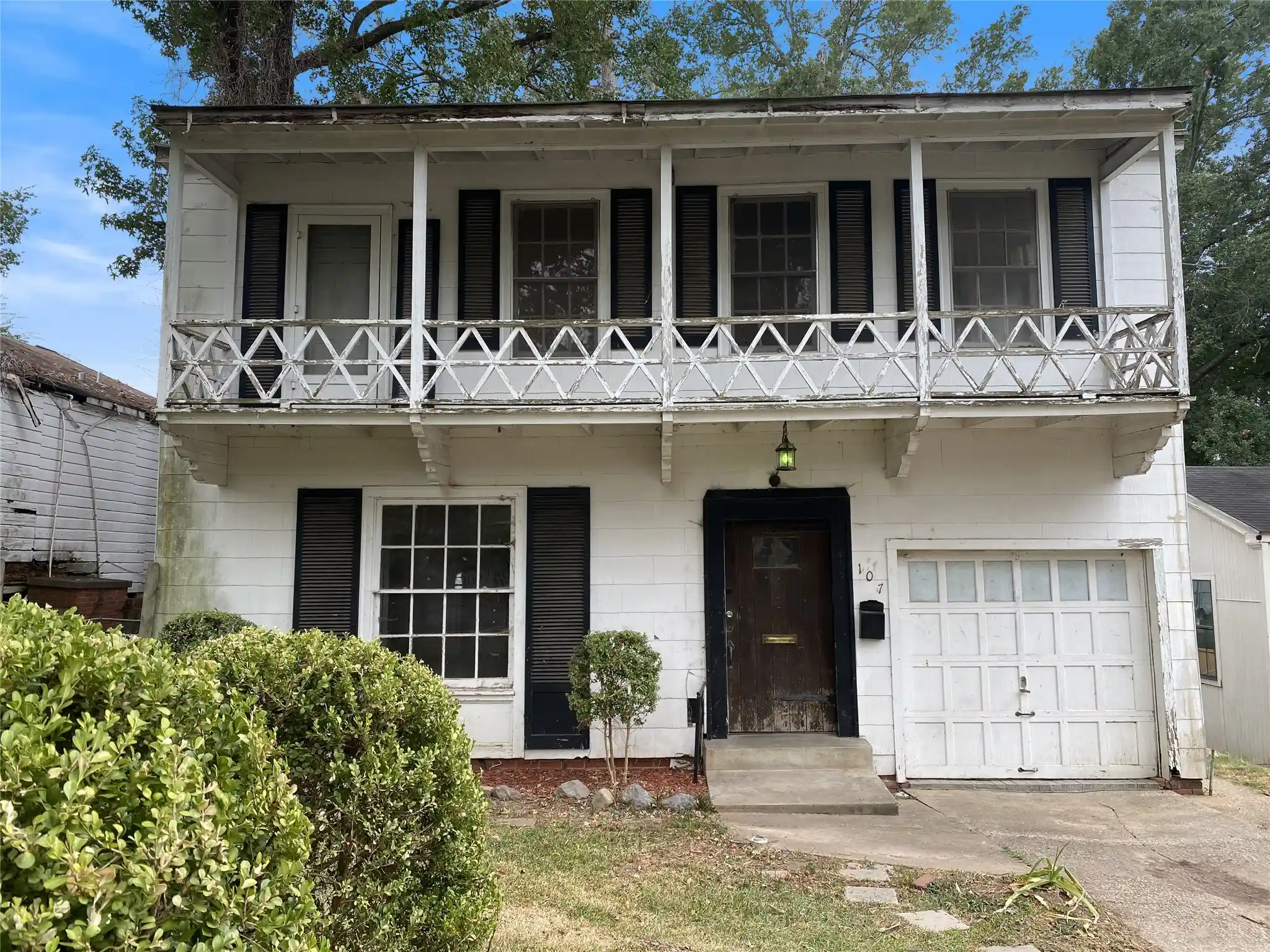 Single family home for sale at 107 E Herndon St, Shreveport, LA 71101 | MLS# 21419337