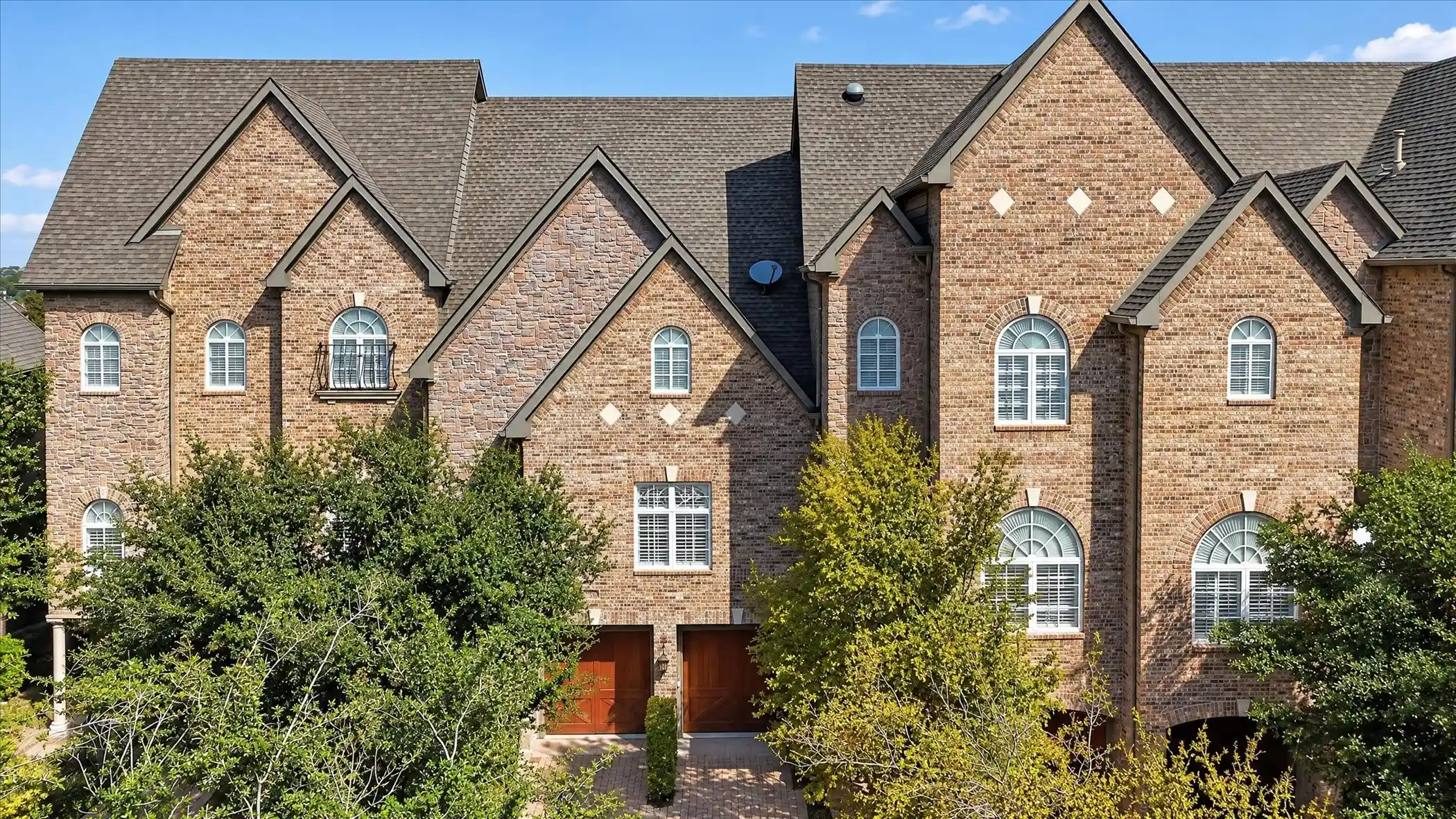 Photo 1 of Townhouse for sale at 563 Rockingham Dr, Irving, TX 75063 | MLS# 21419162 | Listing updated on 2026-10-30