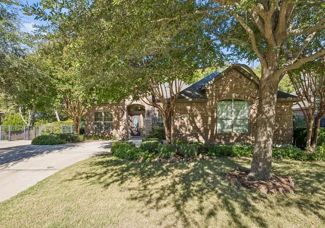 Single family home for sale at 5137 Pond View Ln, Fairview, TX 75069 | MLS# 21419240