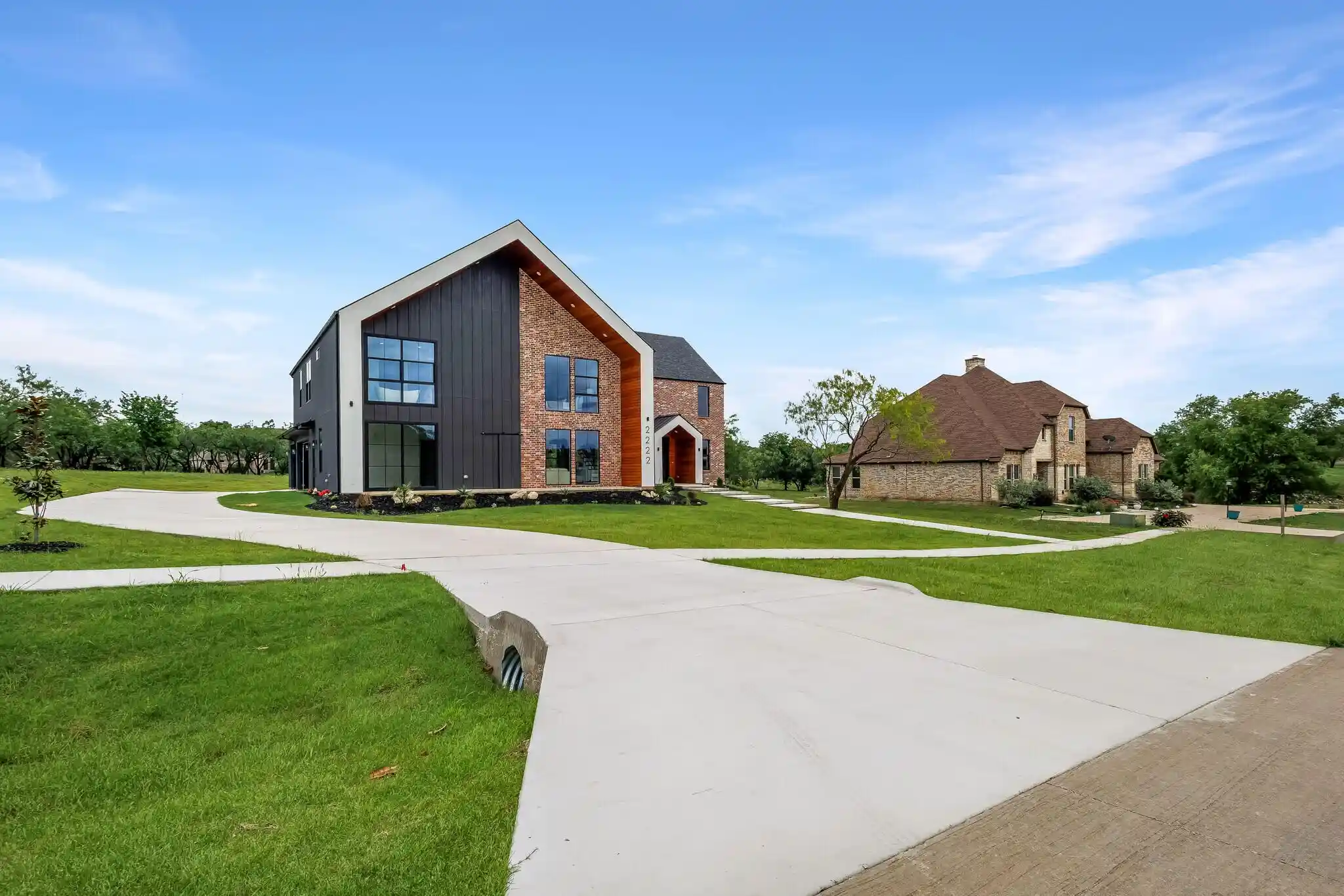 Photo 1 of Mansion for sale at 2222 Alyssum Dr, Cedar Hill, TX 75104 | MLS# 21419386 | Listing updated on 2026-10-27