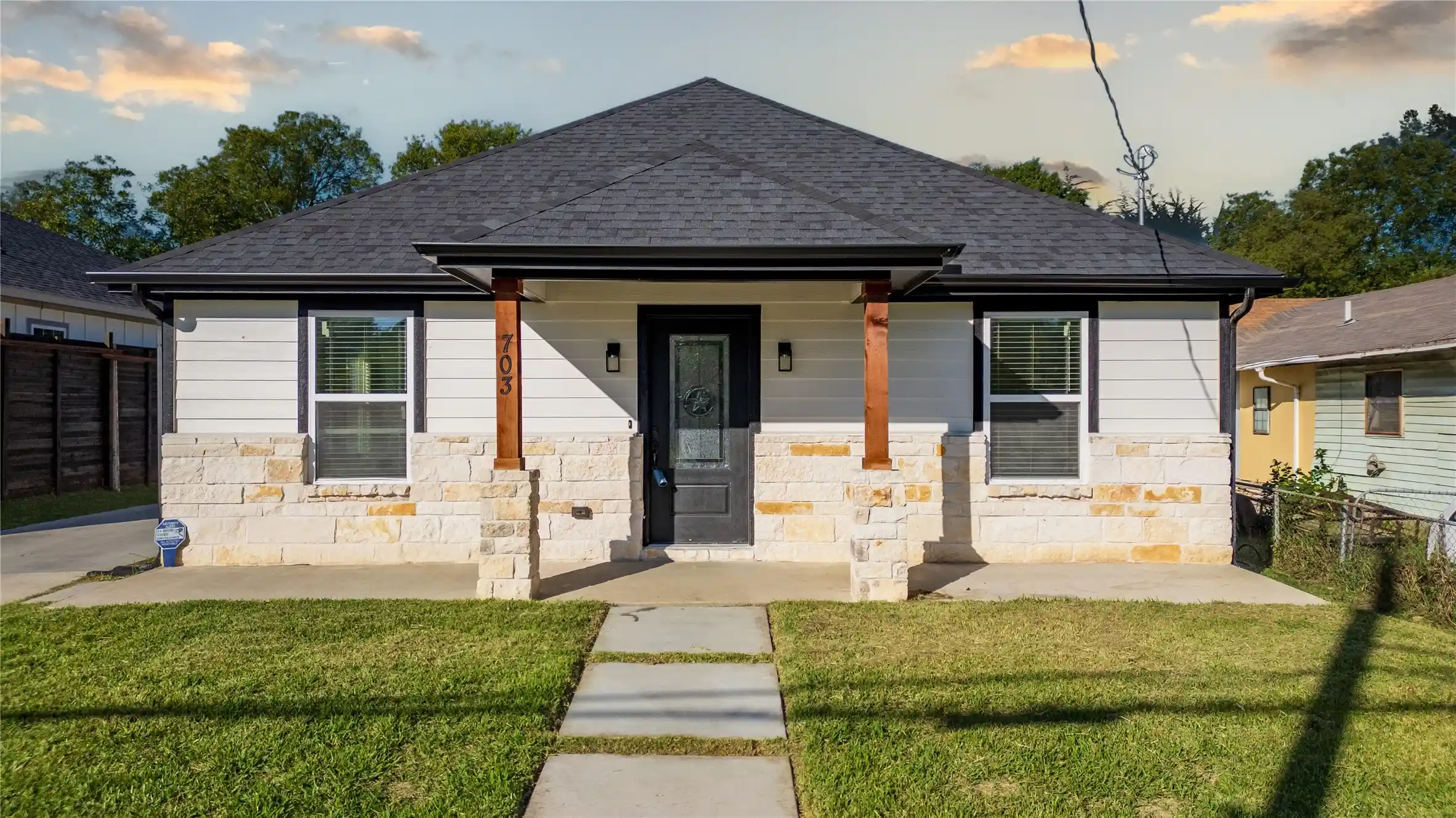 Photo 1 of Single family home for sale at 703 N Dwight Ave, Dallas, TX 75211 | MLS# 21407171 | Listing updated on 2026-10-26