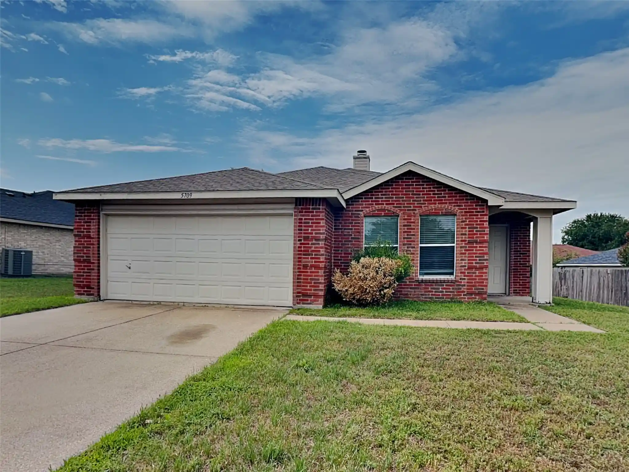 Photo 1 of Single family home for sale at 5709 Addington Dr, Fort Worth, TX 76135 | MLS# 21419263 | Listing updated on 2026-10-24