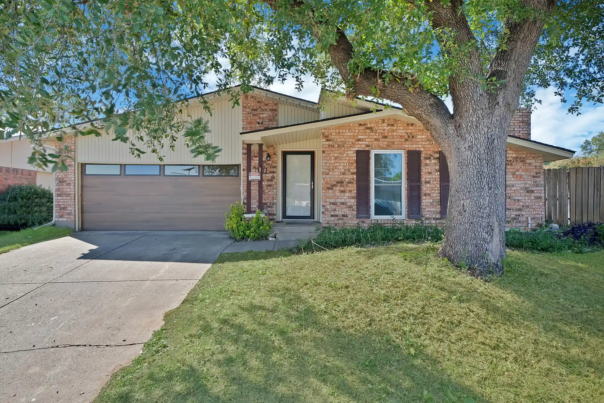 Photo 1 of Single family home for sale at 7124 Baird Dr, Fort Worth, TX 76134 | MLS# 21419454 | Listing updated on 2026-10-27