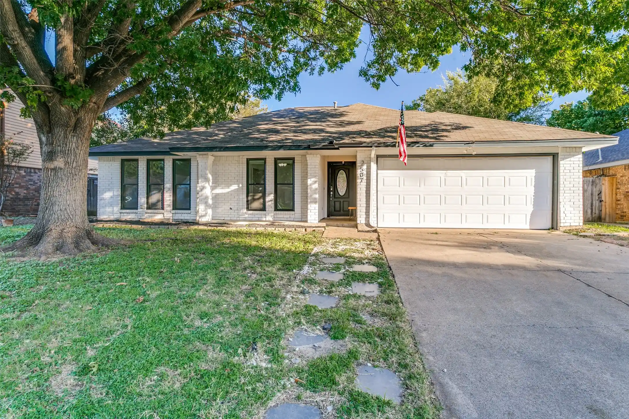 Single family home for sale at 2507 Villanova St, Arlington, TX 76018 | MLS# 21419618