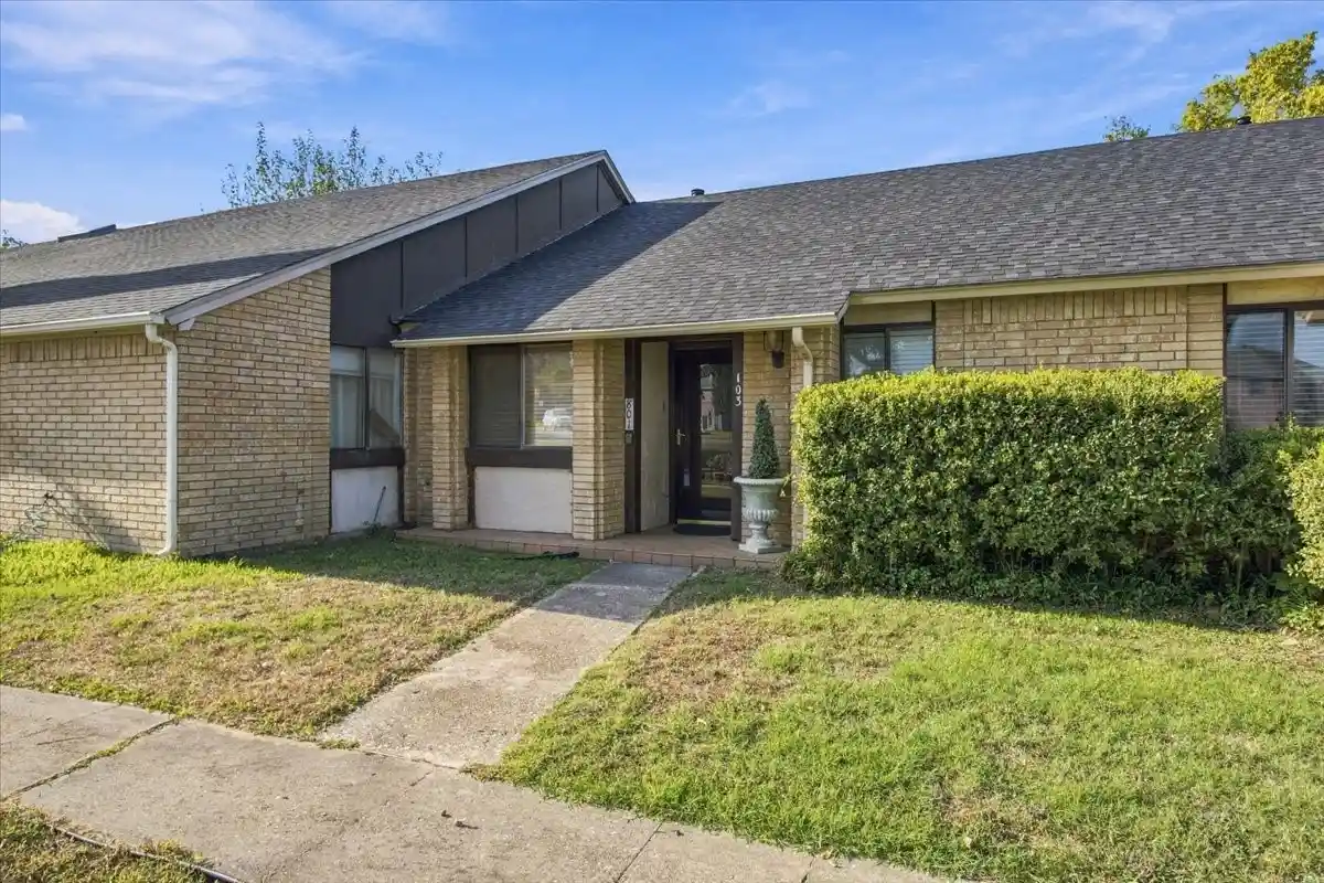 Photo 1 of Townhouse for sale at 801 W Russell Ave #103, Bonham, TX 75418 | MLS# 21419482 | Listing updated on 2026-10-24