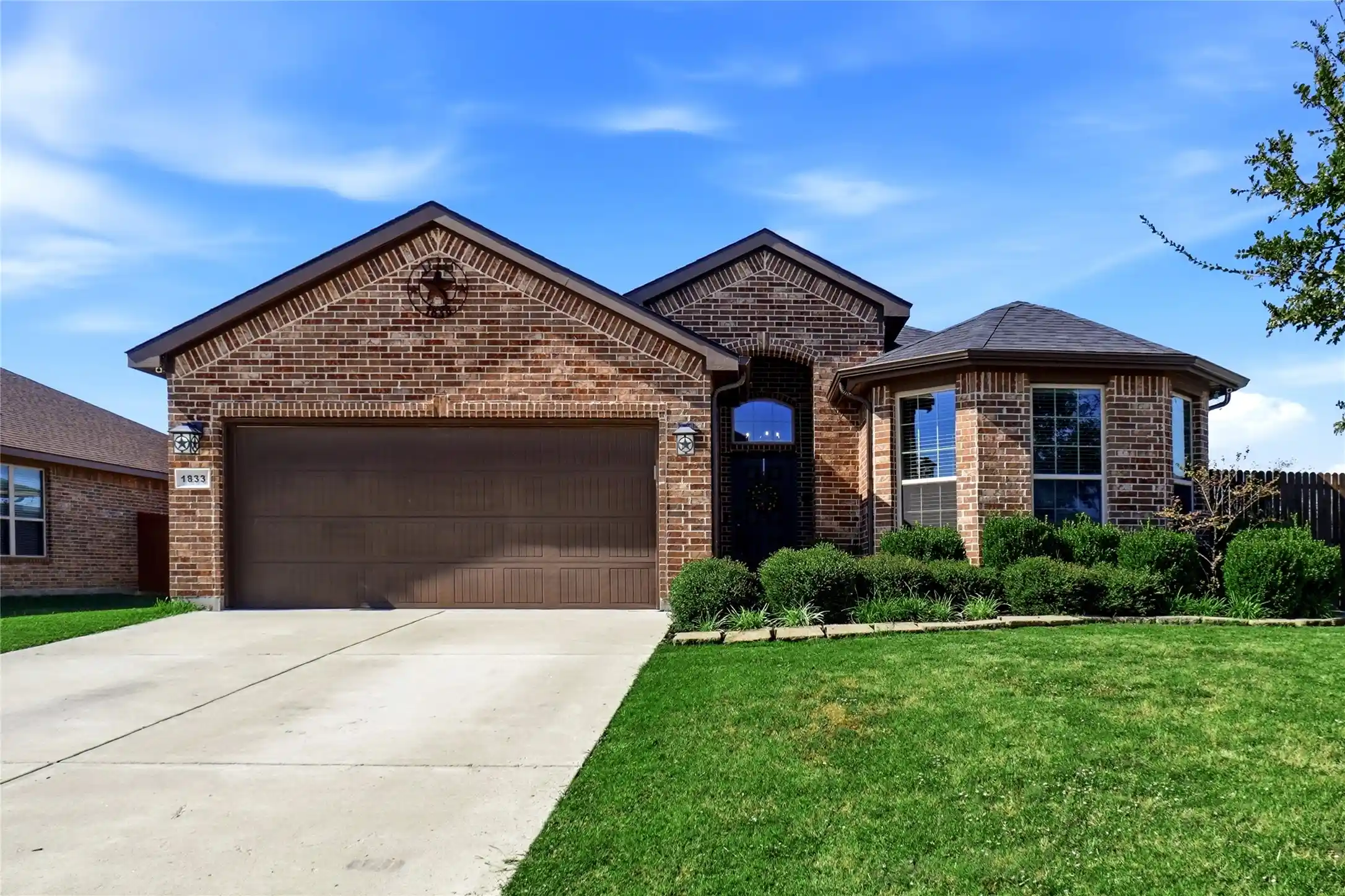Photo 1 of Single family home for sale at 1833 Creekwood Dr, Cleburne, TX 76033 | MLS# 21412238 | Listing updated on 2026-10-24