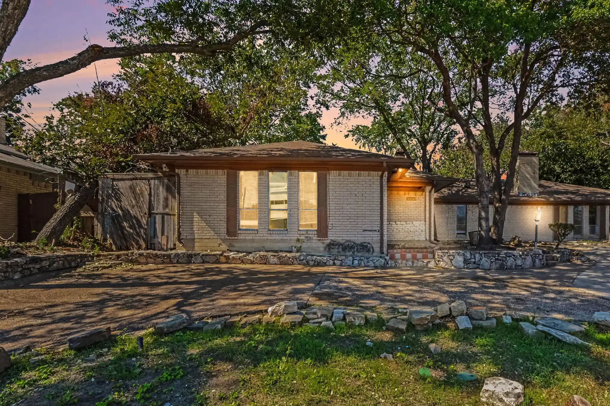 Single family home for sale at 13361 Kit Ln, Dallas, TX 75240 | MLS# 21417626