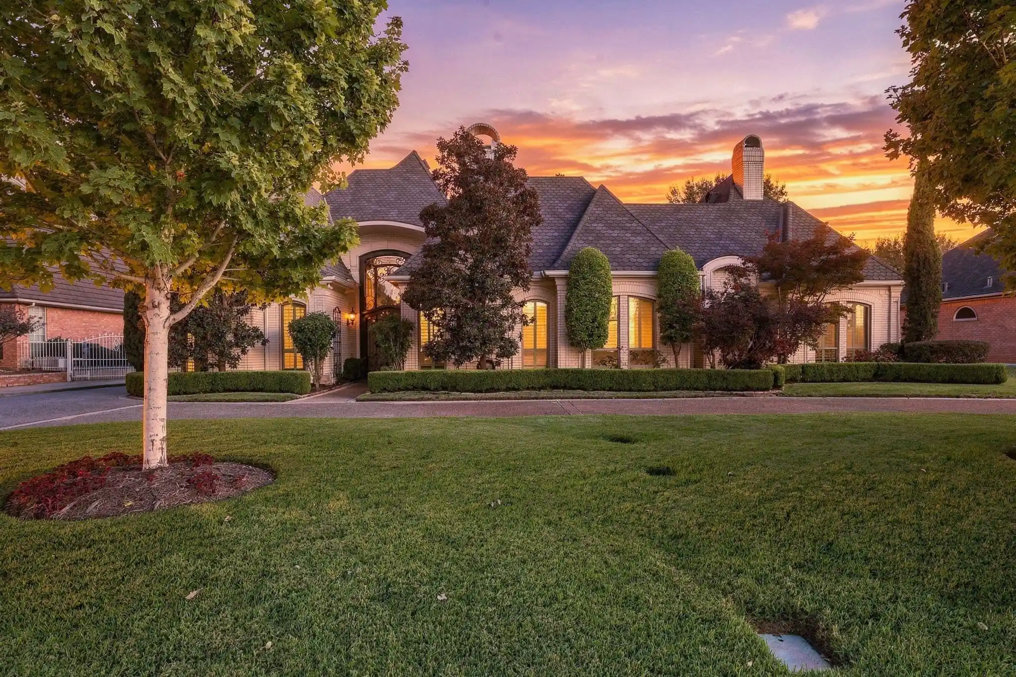 Photo 1 of Single family home for sale at 2711 Meadowview Dr, Colleyville, TX 76034 | MLS# 21413190 | Listing updated on 2026-10-24