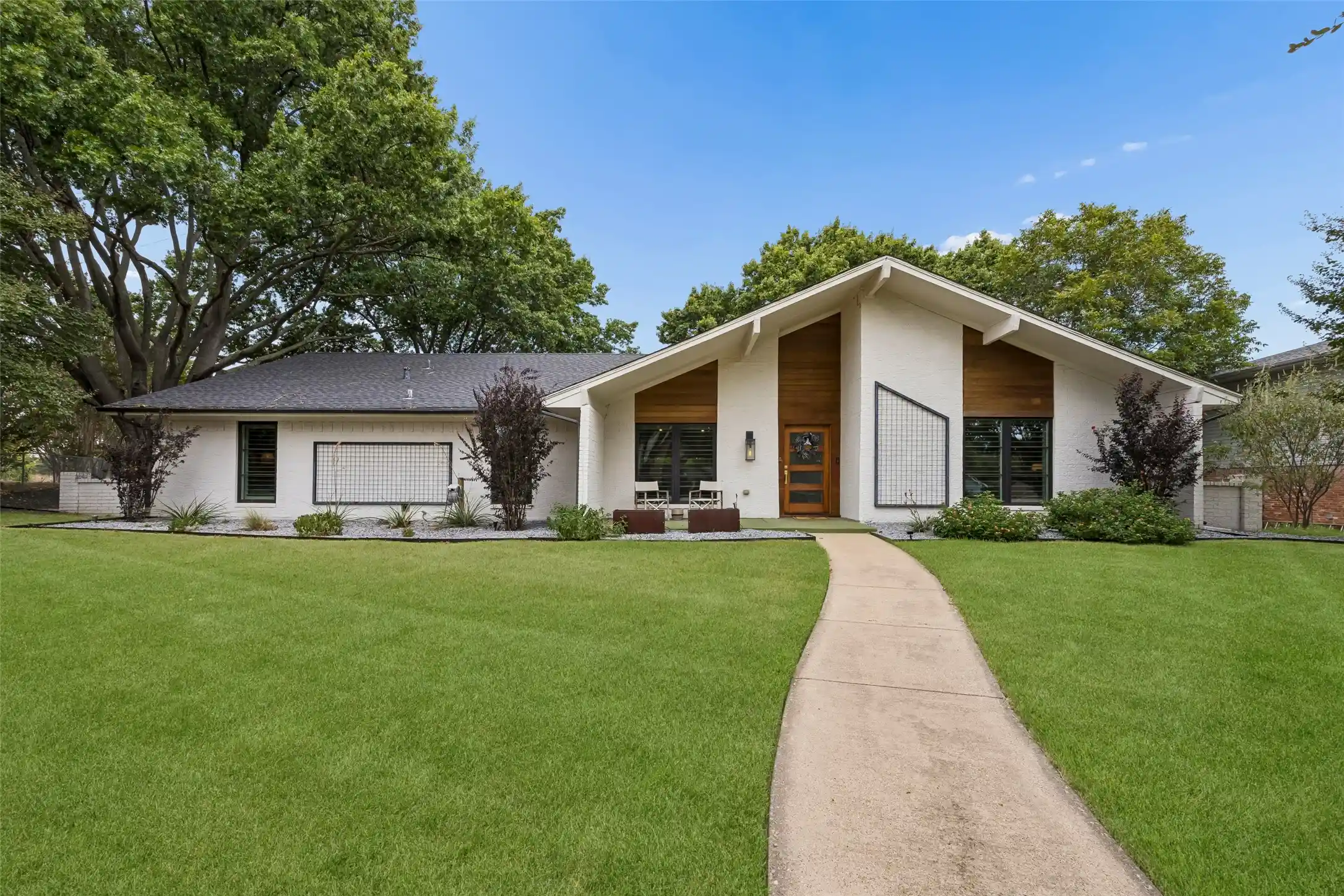 Single family home for sale at 9 Willow Crk Pl, Richardson, TX 75080 | MLS# 21419179