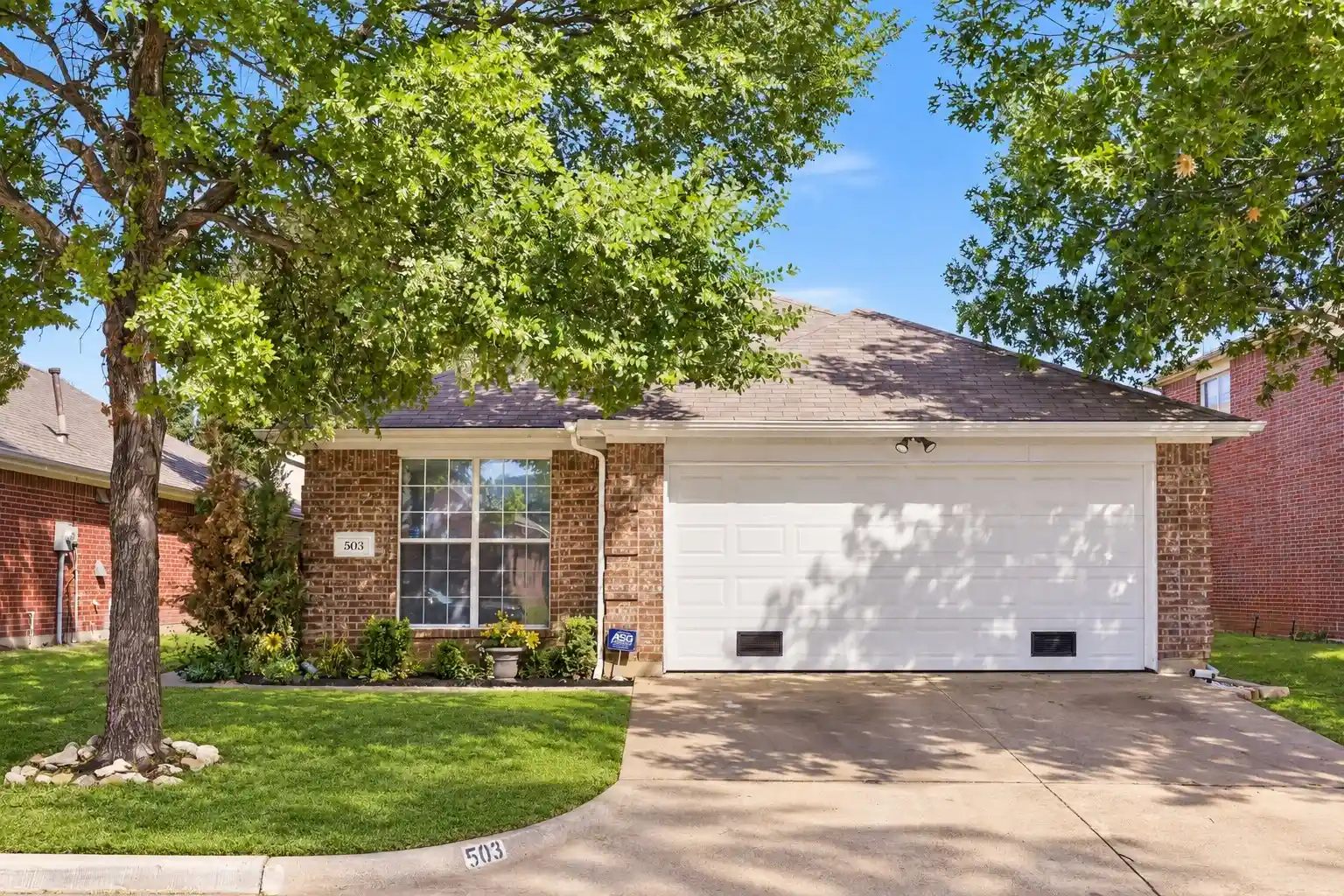 Photo 1 of Single family home for sale at 503 Horse Shoe Dr, Euless, TX 76039 | MLS# 21412859 | Listing updated on 2026-10-28
