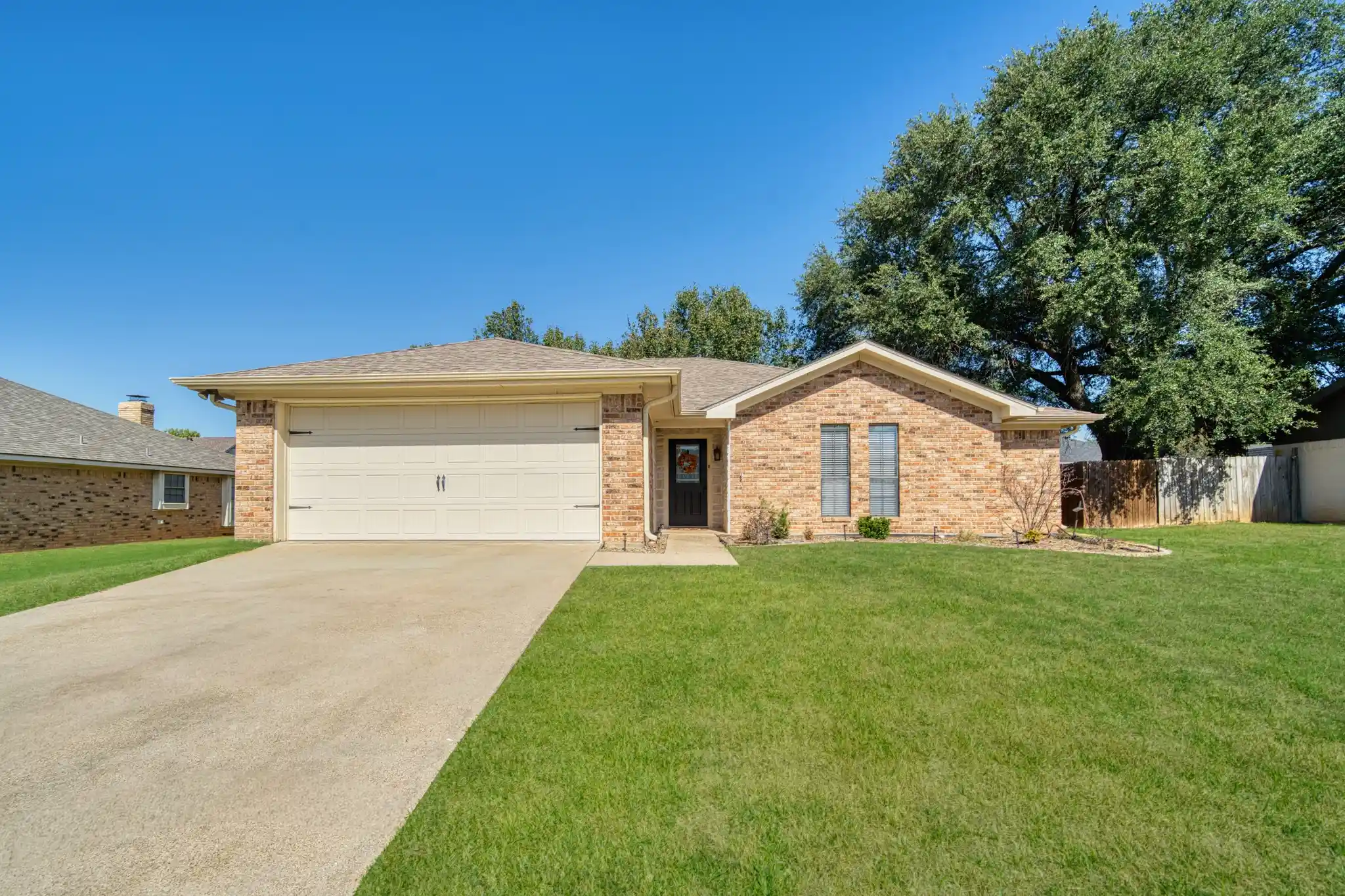 Single family home for sale at 606 Rodeo Dr, Mount Vernon, TX 75457 | MLS# 21387926