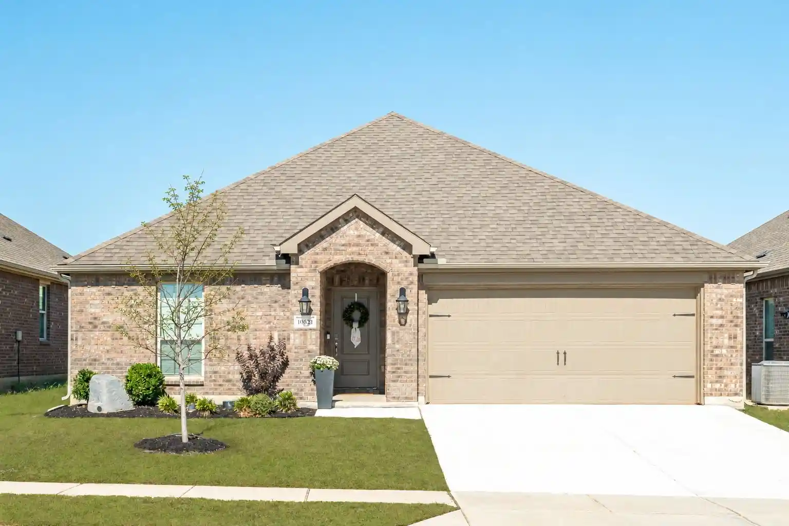 Single family home for sale at 10621 Ponderosa Trl, Aubrey, TX 76227 | MLS# 21398188