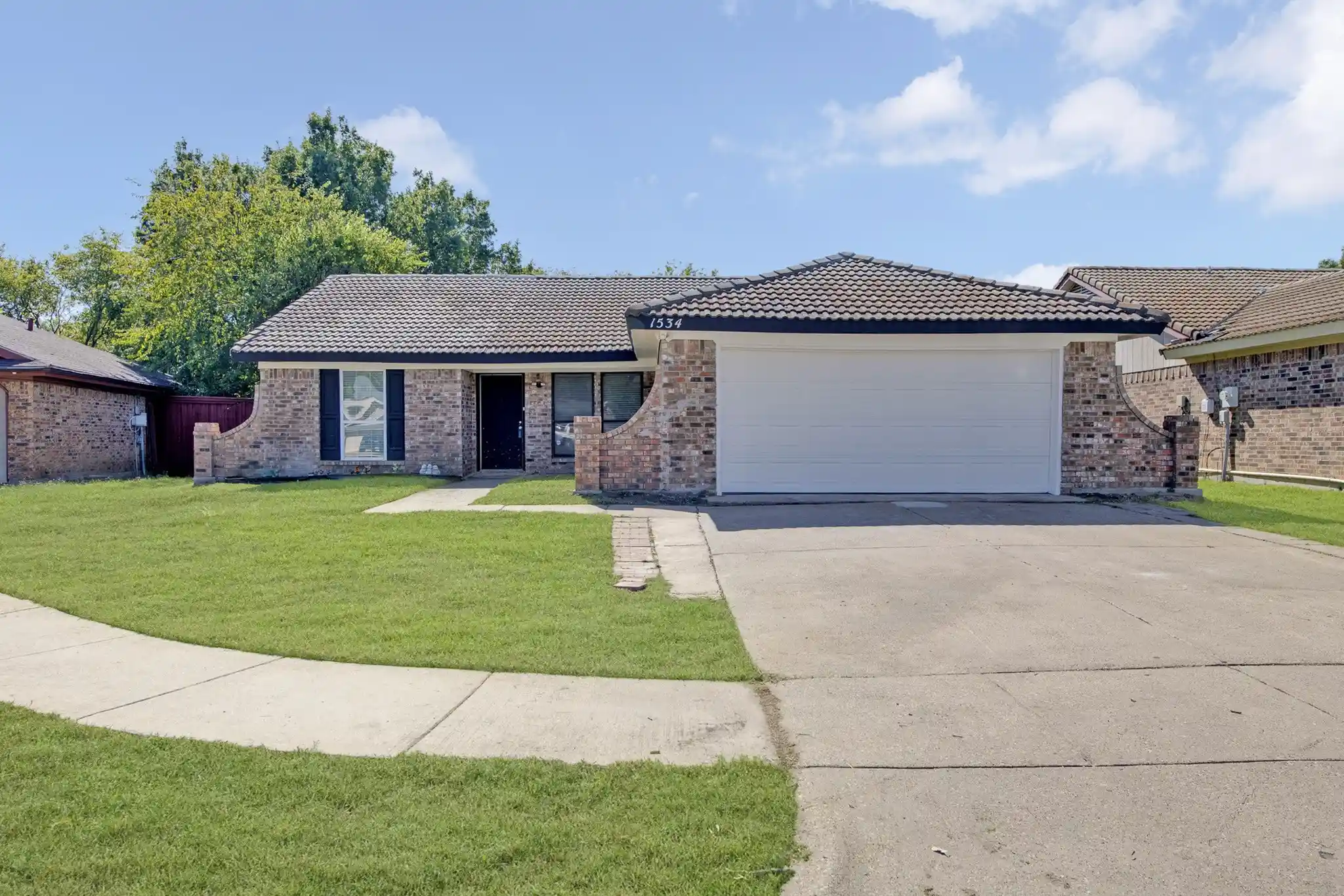 Single family home for sale at 1534 Twin Post Dr, Arlington, TX 76014 | MLS# 21418656