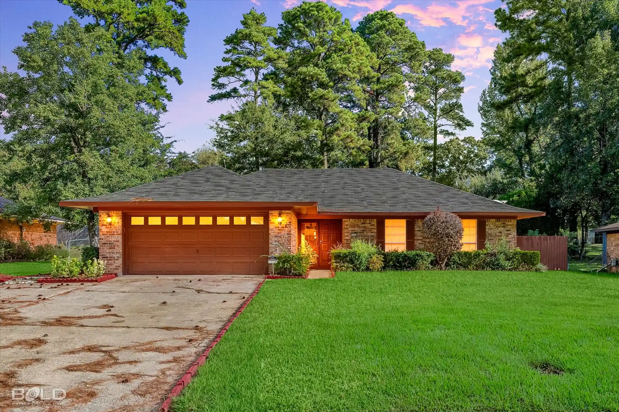 Single family home for sale at 6072 Fox Chase Trl, Shreveport, LA 71129 | MLS# 21418875