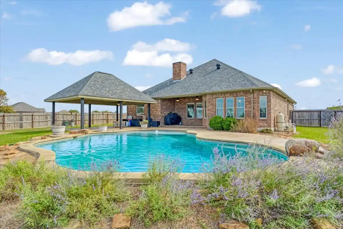 Single family home for sale at 203 Frio St, Bells, TX 75414 | MLS# 21415945