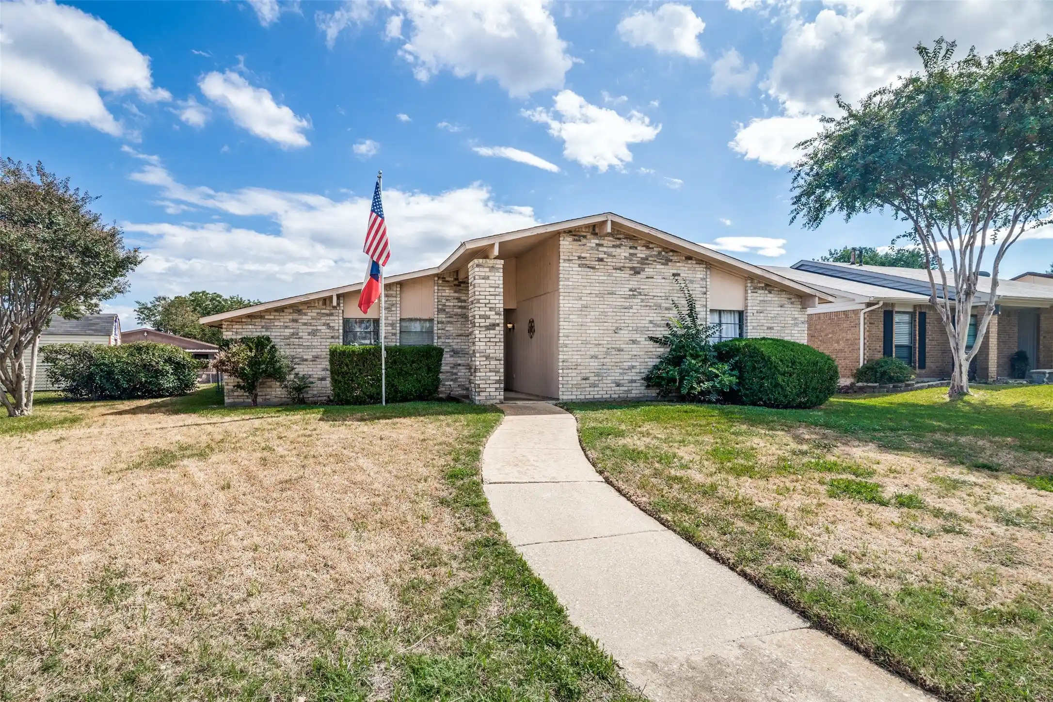 Photo 1 of Single family home for sale at 4332 O Hare Dr, Mesquite, TX 75150 | MLS# 21419941 | Listing updated on 2026-10-29