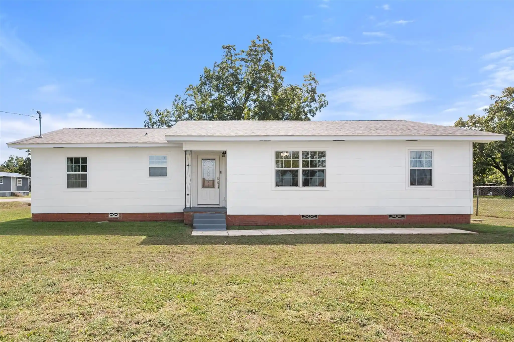Single family home for sale at 405 Moody St, Fairfield, TX 75840 | MLS# 21417548