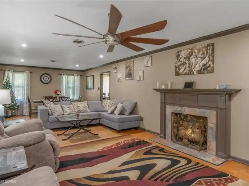 Photo 1 of Single family home for sale at 404 Laura St, Mansfield, LA 71052 | MLS# 21420062 | Listing updated on 2026-10-25