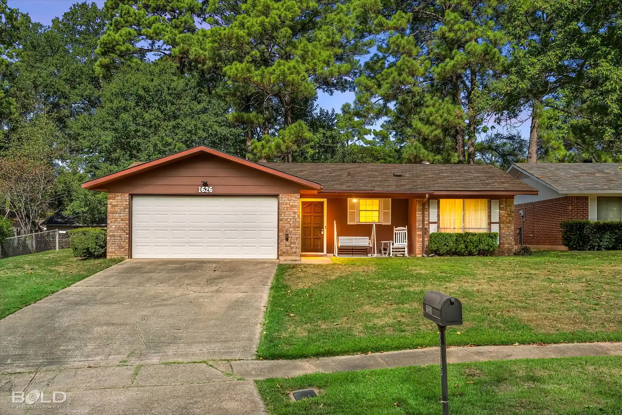 Photo 1 of Sale Pending at 1626 Applewood Dr, Shreveport, LA 71118 | MLS# 21420065 | Listing updated on 2026-10-28