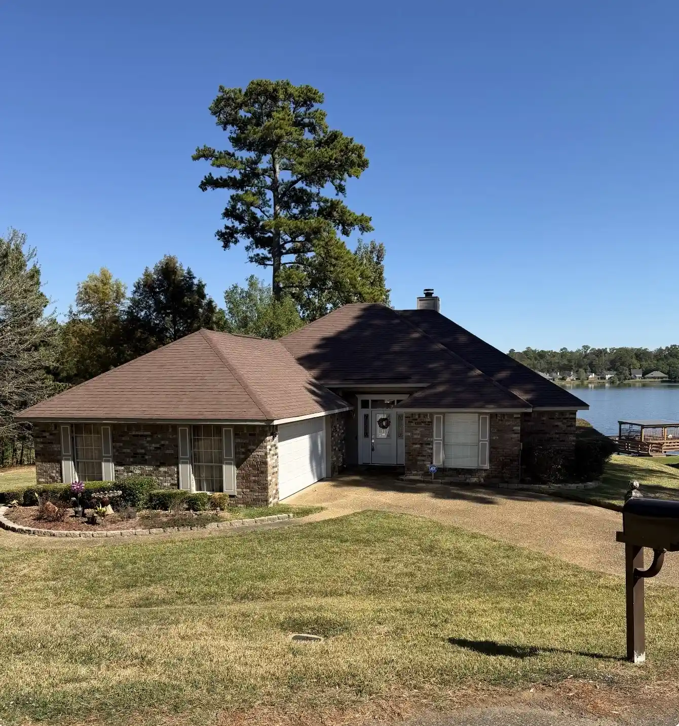 Photo 1 of Single family home for sale at 3605 Lakeside Dr, Shreveport, LA 71119 | MLS# 21420120 | Listing updated on 2026-10-24
