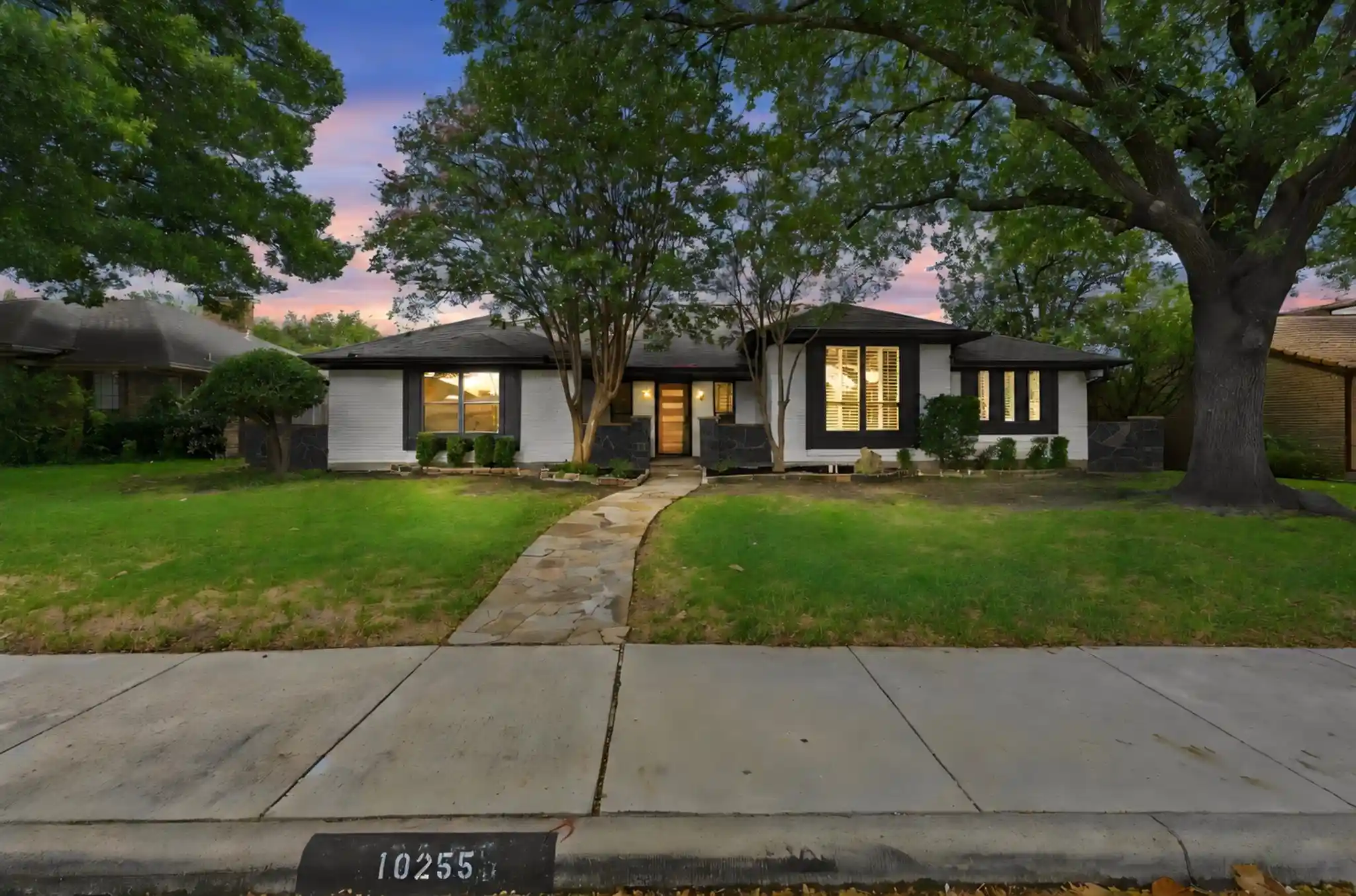 Photo 1 of Single family home for sale at 10255 Chimney Hl Ln, Dallas, TX 75243 | MLS# 21411350 | Listing updated on 2026-10-25