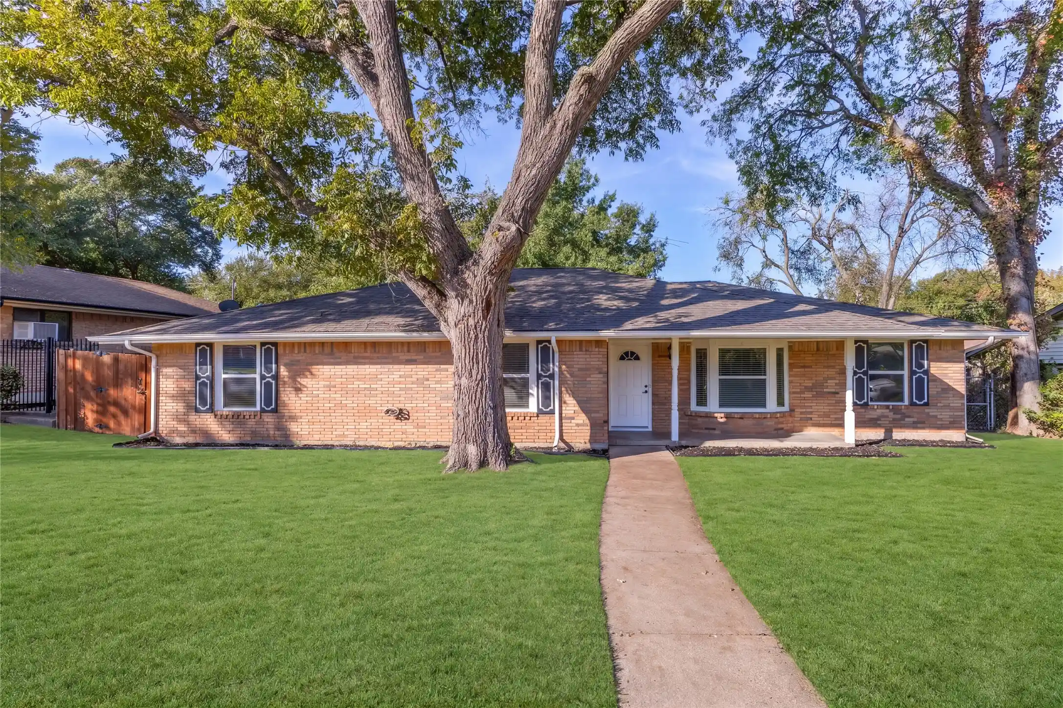 Single family home for sale at 4012 Shady Holw Ln, Dallas, TX 75233 | MLS# 21417884