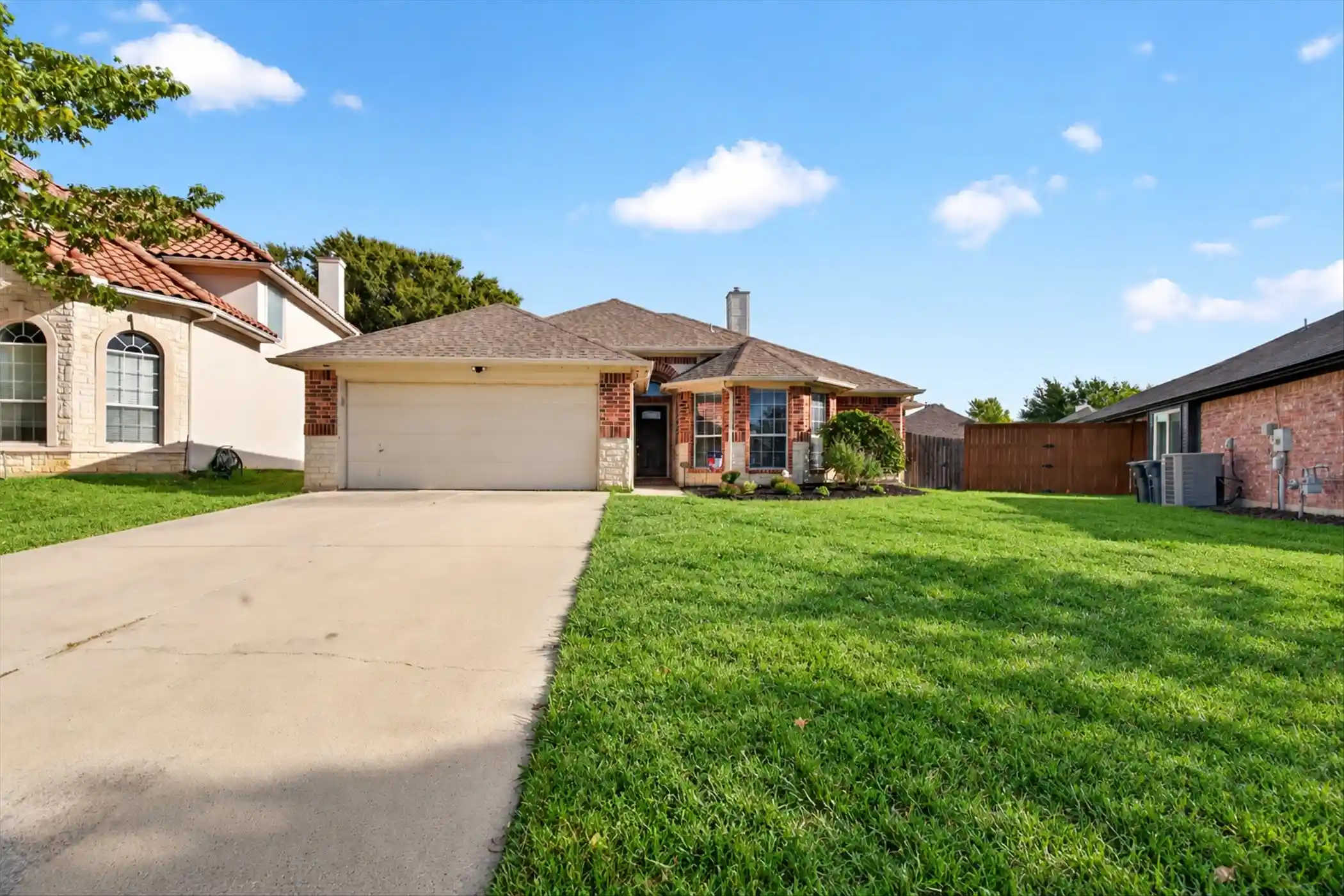 Single family home for sale at 8724 Lariat Cir, Fort Worth, TX 76244 | MLS# 21413286