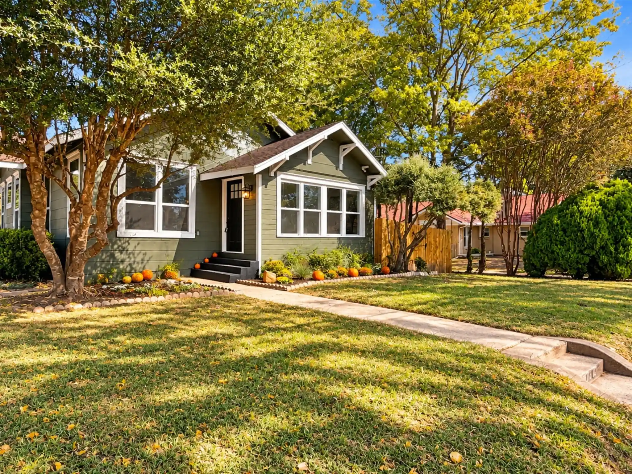 Single family home for sale at 1104 Park St, Greenville, TX 75401 | MLS# 21420173