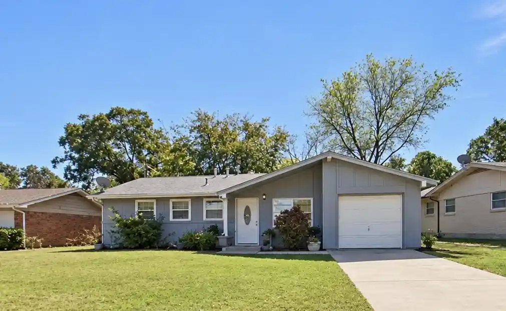 Photo 1 of Single family home for sale at 8829 Easley St, Fort Worth, TX 76108 | MLS# 21419872 | Listing updated on 2026-10-30
