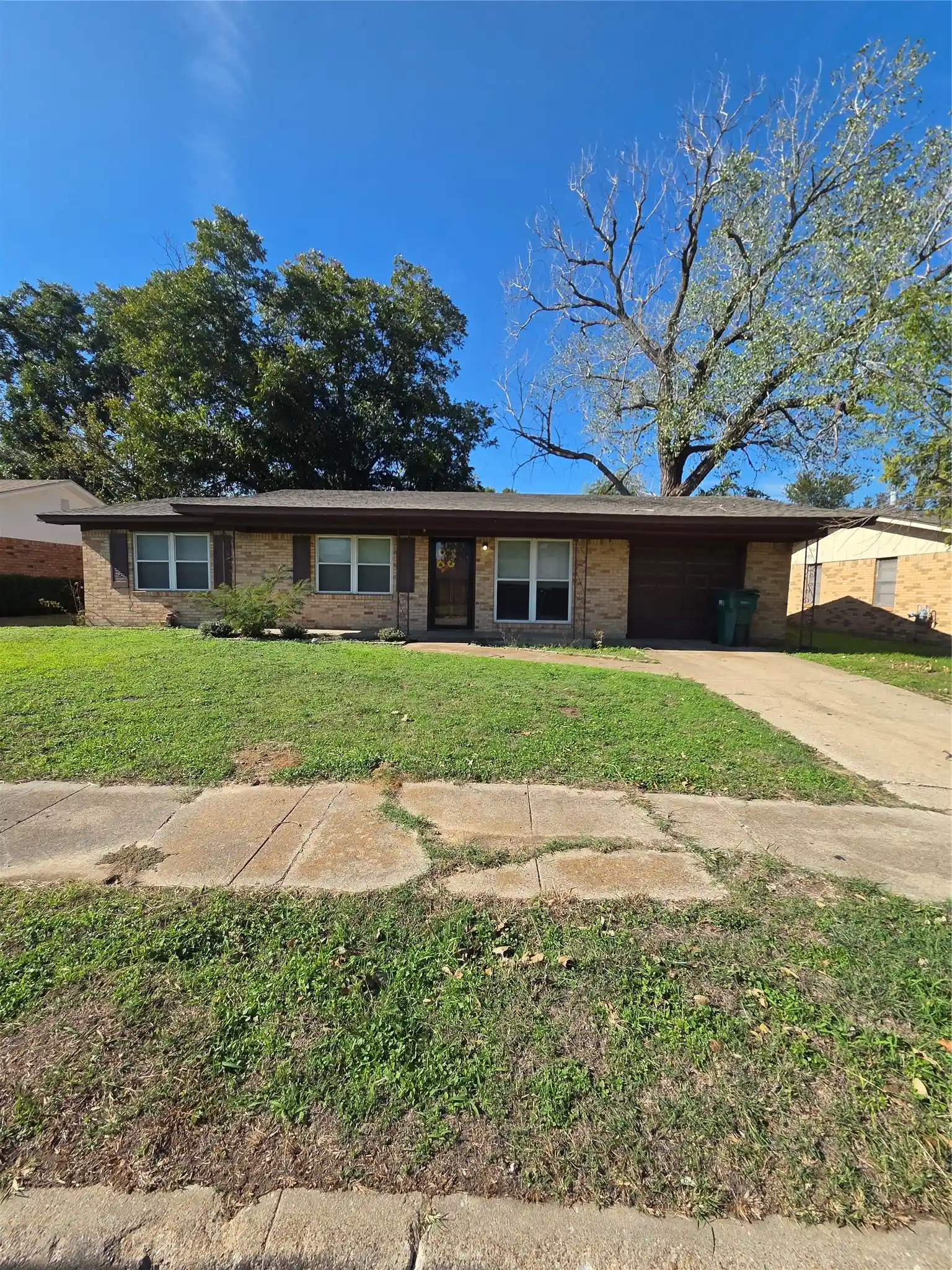 Single family home for sale at 304 S Joyce St, Waco, TX 76705 | MLS# 21420230
