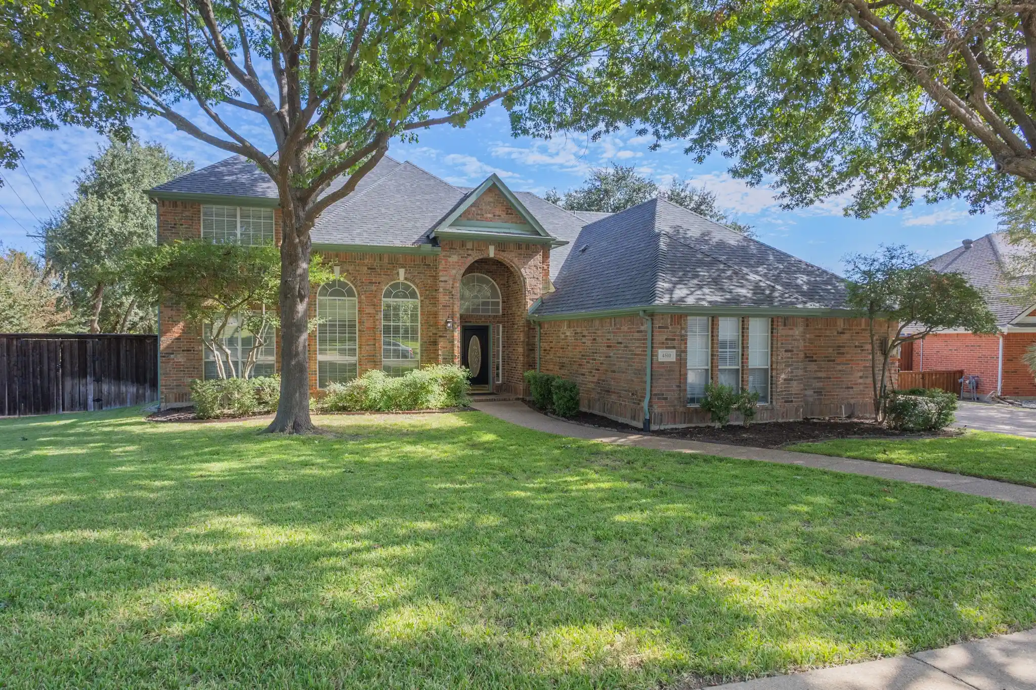 Photo 1 of Single family home for sale at 4510 Vista Crk Dr, Rowlett, TX 75088 | MLS# 21419893 | Listing updated on 2026-10-26