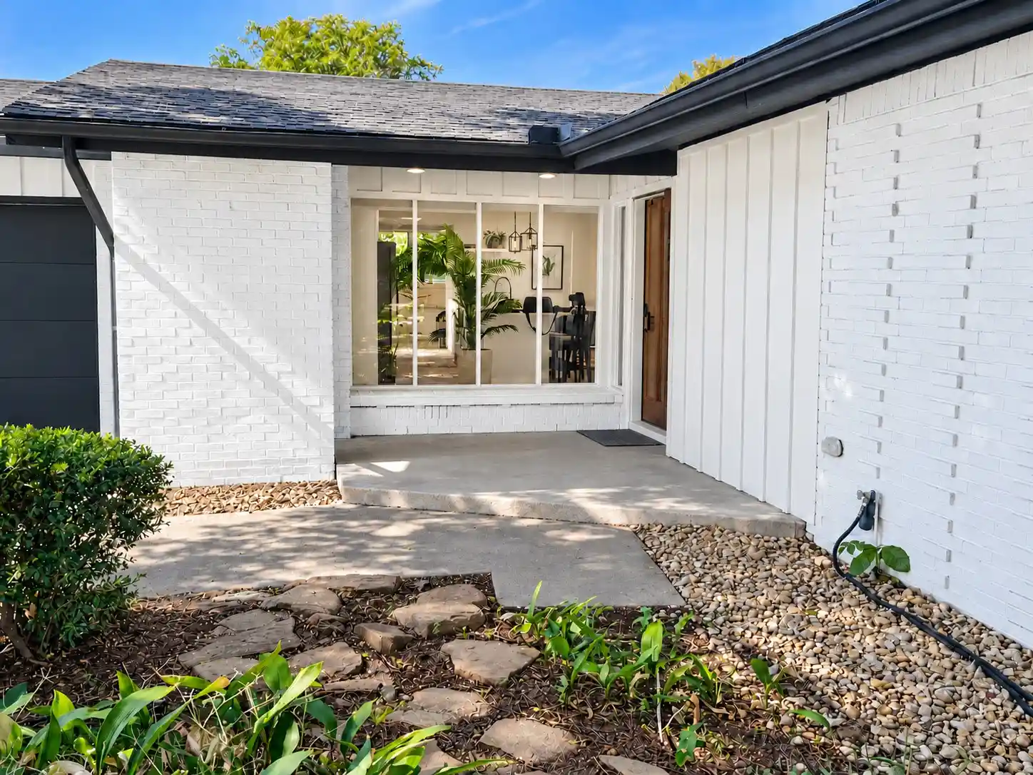 Single family home for sale at 13936 Tanglewood Pl, Dallas, TX 75234 | MLS# 21419223