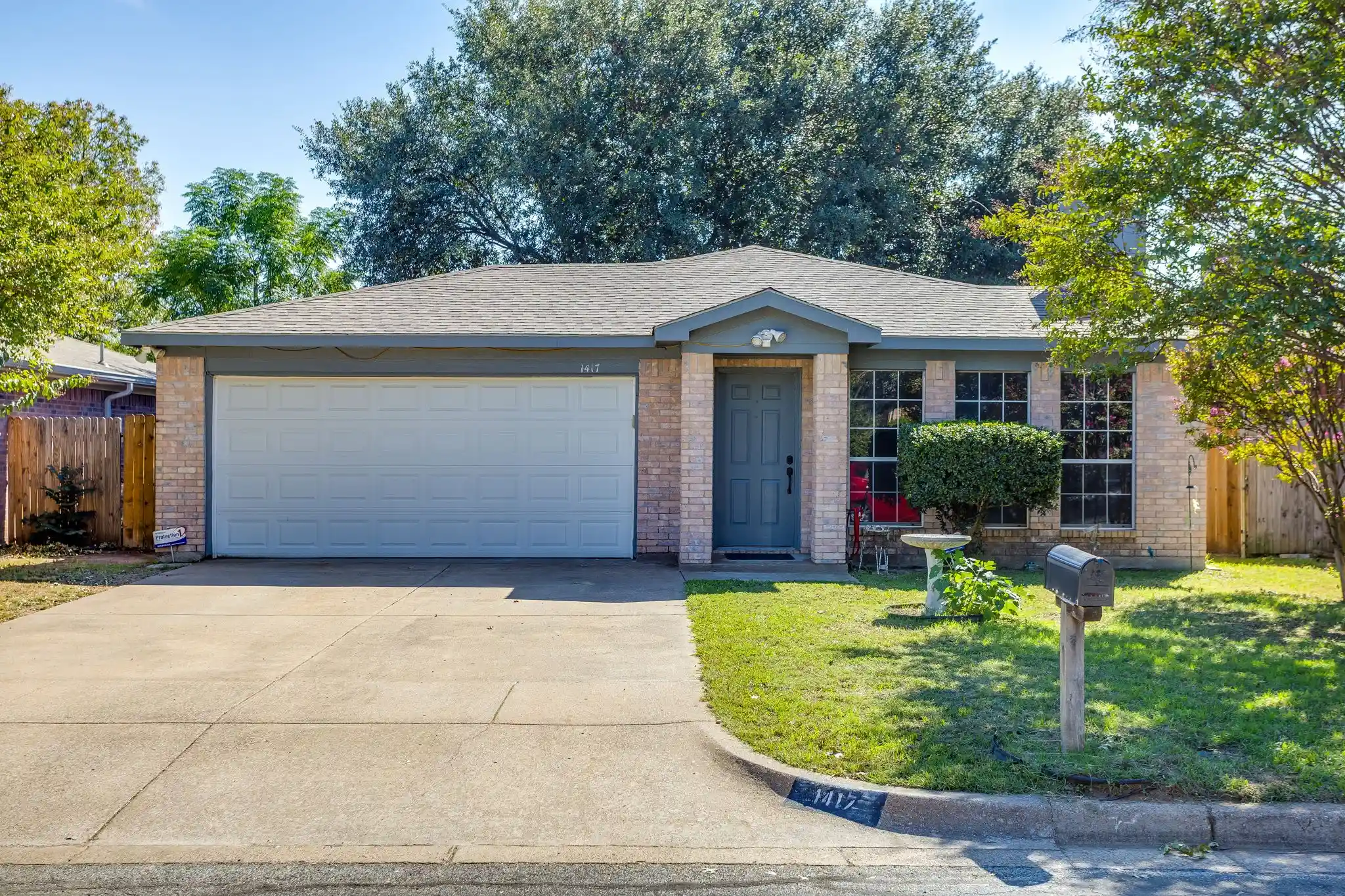 Photo 1 of Single family home for sale at 1417 Yorkshire St, Fort Worth, TX 76134 | MLS# 21420160 | Listing updated on 2026-10-27