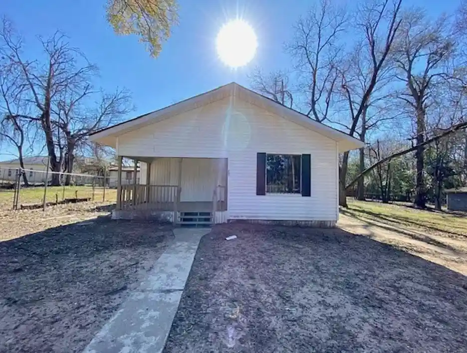 Photo 1 of Single family home for sale at 243 W 74th Street, Shreveport, LA 71106 | MLS# 21413542 | Listing updated on 2026-10-27