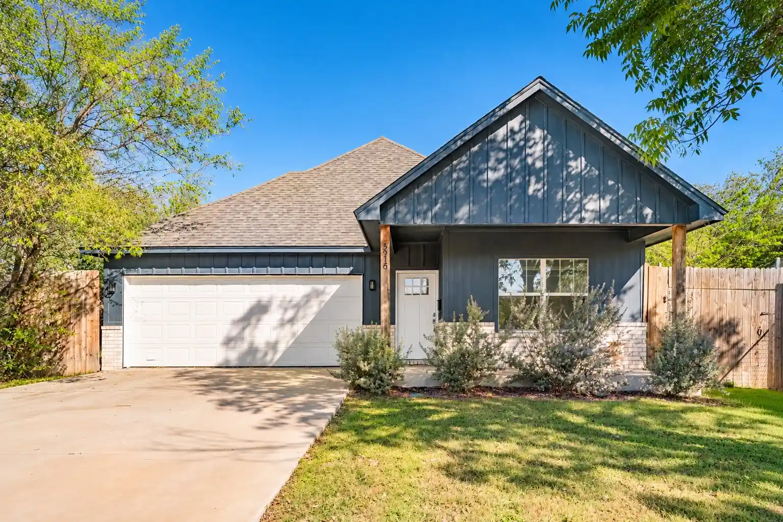 Single family home for sale at 5916 Geddes Ave, Fort Worth, TX 76107 | MLS# 21411537