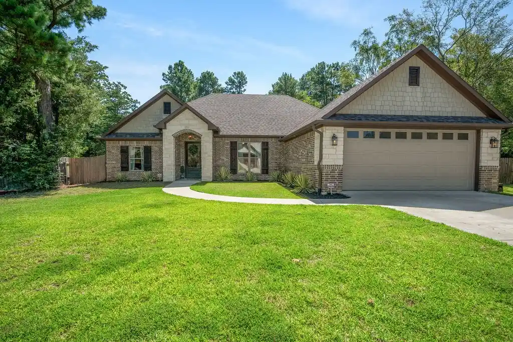 Single family home for sale at 21375 Neely Dr, Flint, TX 75762 | MLS# 21420651 | Listing updated on 2026-10-27