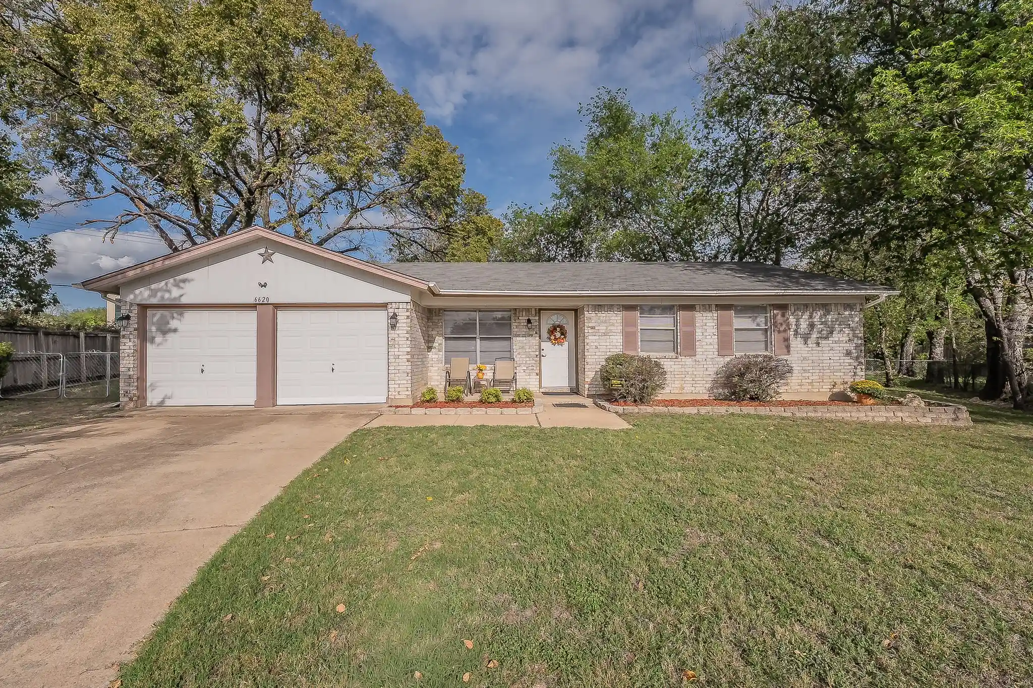 Single family home for sale at 6620 Rickee Ct, Watauga, TX 76148 | MLS# 21420588