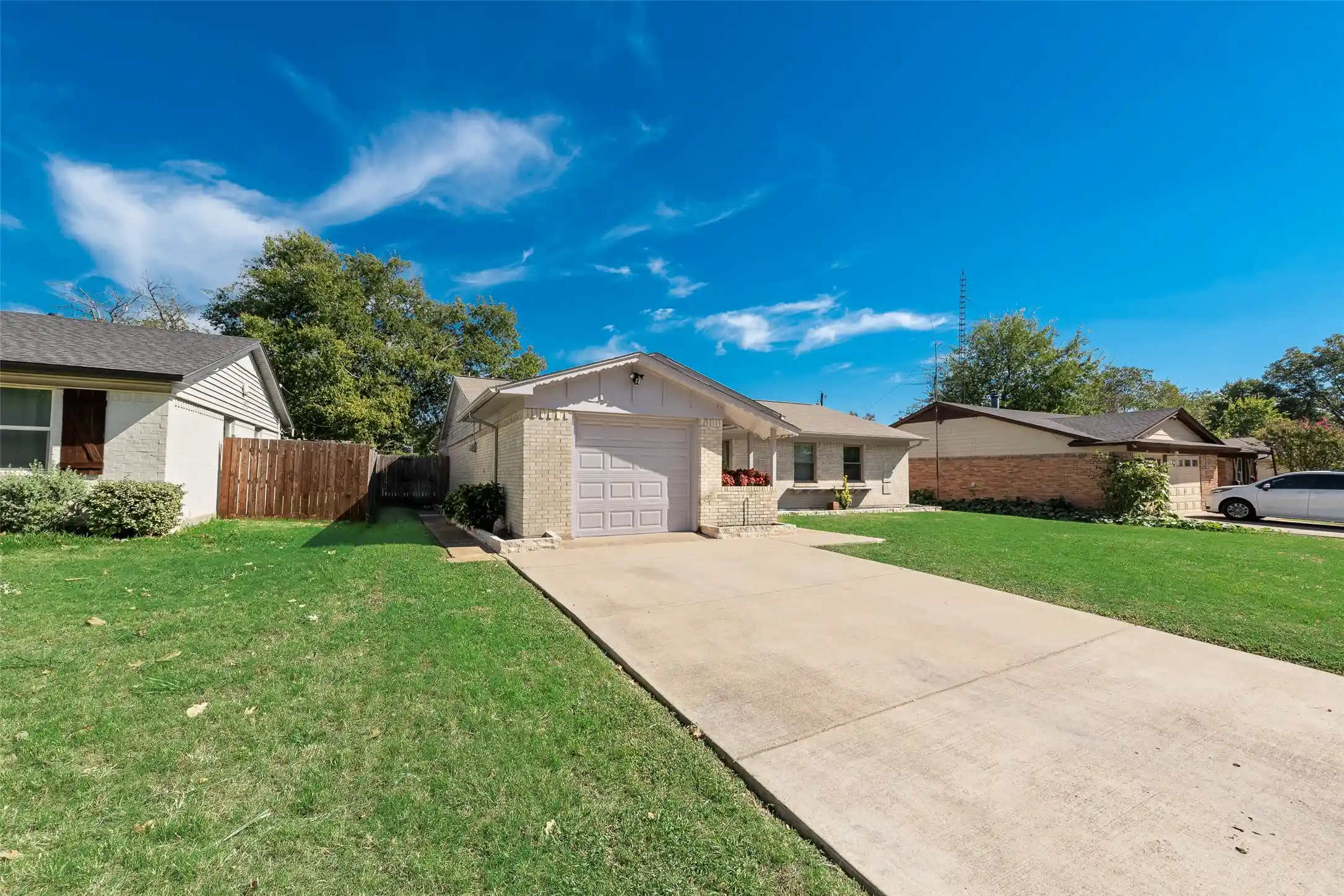 Photo 1 of Single family home for sale at 308 N Cottonwood Dr, Richardson, TX 75080 | MLS# 21420739 | Listing updated on 2026-10-27