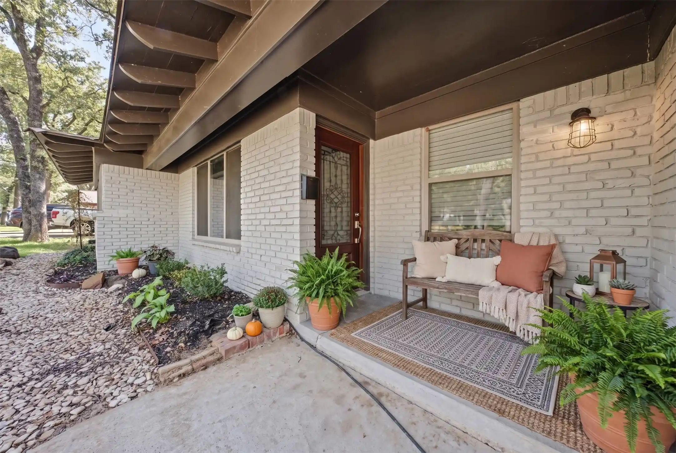 Single family home for sale at 6404 Ravenswood Dr, Fort Worth, TX 76112 | MLS# 21420733