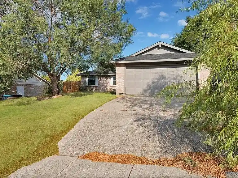 Photo 1 of Single family home for sale at 813 Panay Way Dr, Fort Worth, TX 76108 | MLS# 21420934 | Listing updated on 2026-10-28