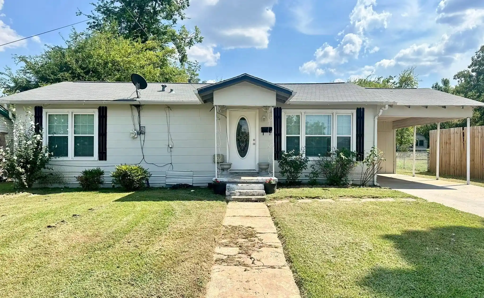 Single family home for sale at 207 Park St E, Sulphur Springs, TX 75482 | MLS# 21419416