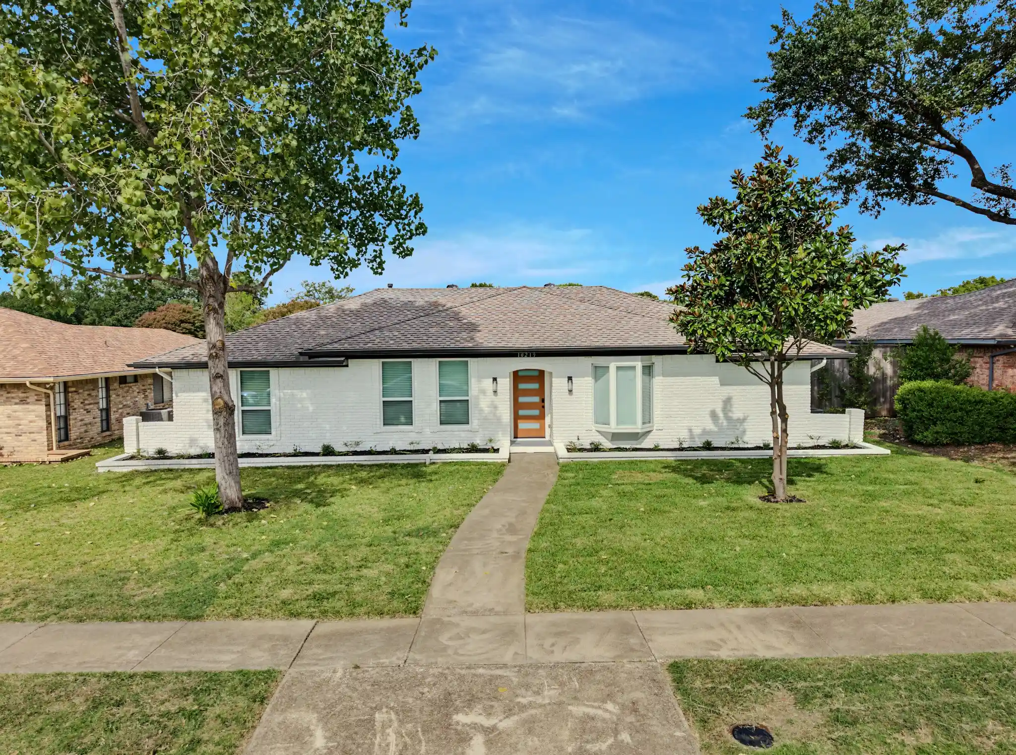 Photo 1 of Single family home for sale at 10219 Echo Ridge Ct, Dallas, TX 75243 | MLS# 21420499 | Listing updated on 2026-10-27