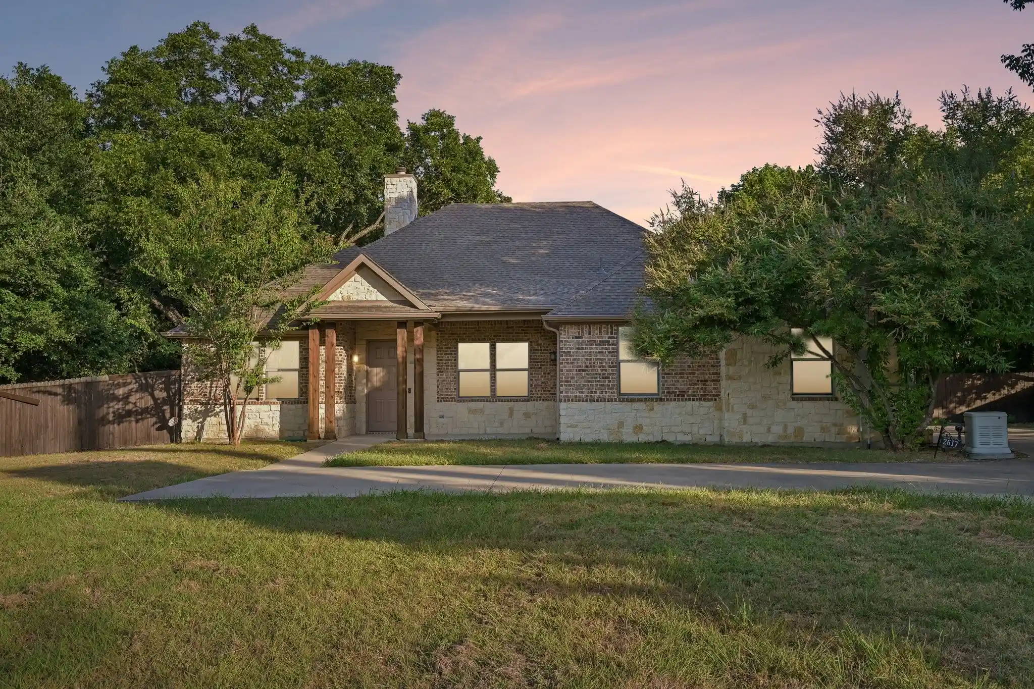 Photo 1 of Single family home for sale at 2617 Kirby Rd, Rowlett, TX 75088 | MLS# 21421048 | Listing updated on 2026-10-27