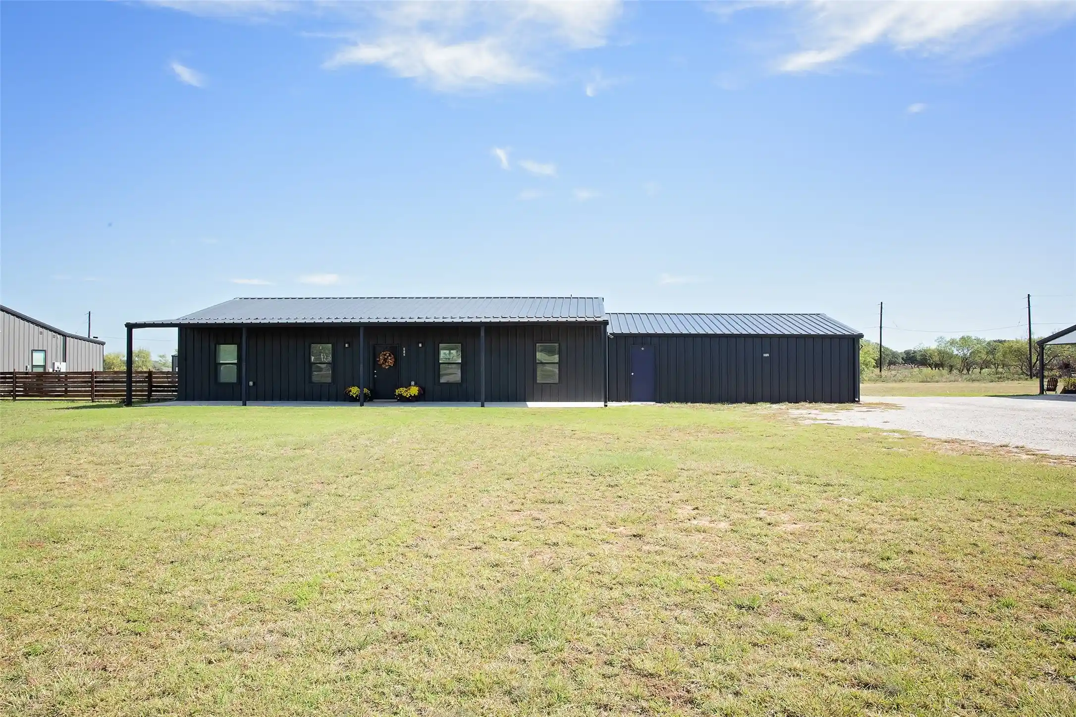 Single family home for sale at 212 Corriente Ln, Graham, TX 76450 | MLS# 21421302