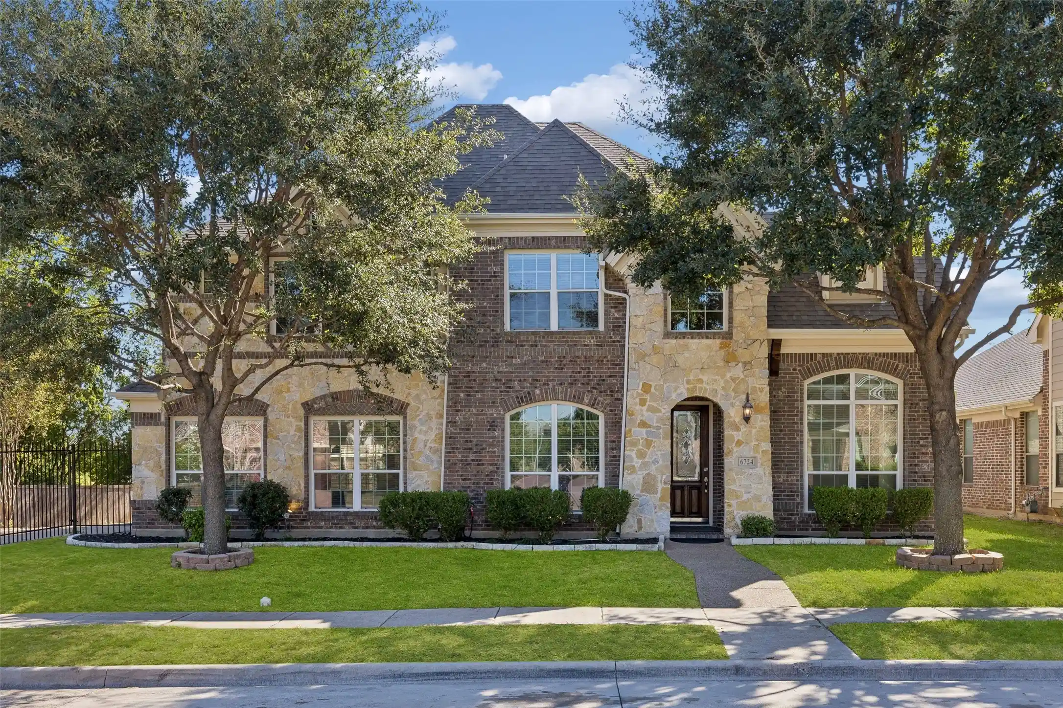 Photo 1 of Single family home for sale at 6724 S Fork Dr, North Richland Hills, TX 76182 | MLS# 21411541 | Listing updated on 2026-10-31