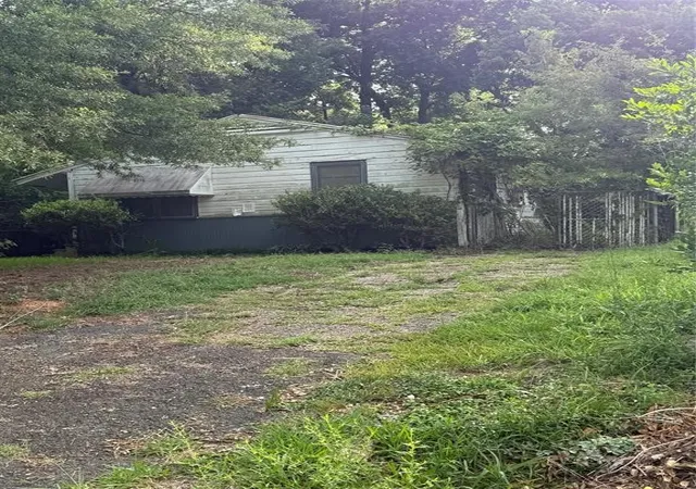 Photo 1 of Sale Pending at 1655 Acorn St, Shreveport, LA 71101 | MLS# 21421534 | Listing updated on 2026-10-28